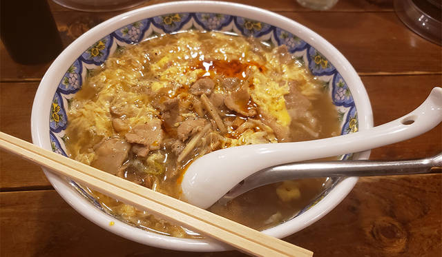 <strong>揚州商人 赤坂</strong><br>住所｜東京都港区赤坂3-17-8 都ビル1F<br>TEL｜03-3583-2544<br>営業｜11:00～28:30　無休