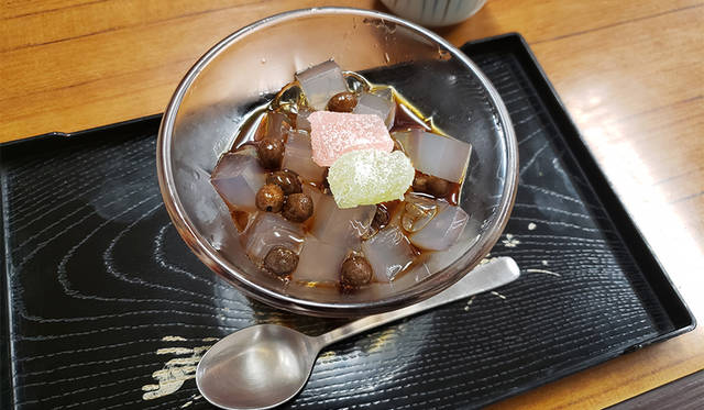 <strong>菊家</strong><br>住所｜東京都港区元赤坂1-4-7<br>TEL｜03-3408-2363<br>営業｜9:30～16:30　無休