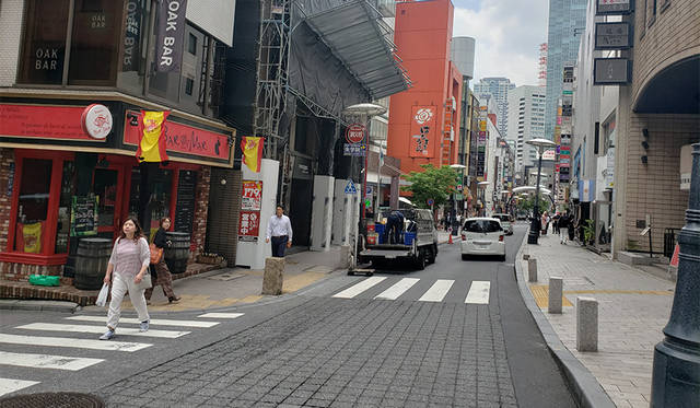 <strong>赤坂一ツ木通り商店街</strong>