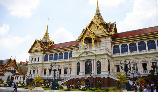 ルネッサンス様式とタイ様式が融合した王宮。20万㎡の敷地面積を誇る