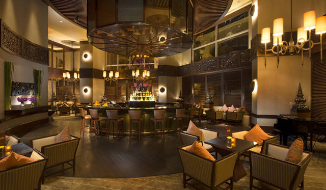 バンコク屈指のジャズバー「ディプロマット バー」ではライブ演奏も行われる