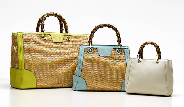 （左より）ストローハンドバッグ　24万6240円、16万4160円、レザーハンドバッグ　12万4200円（すべてグッチ／グッチ ジャパン）