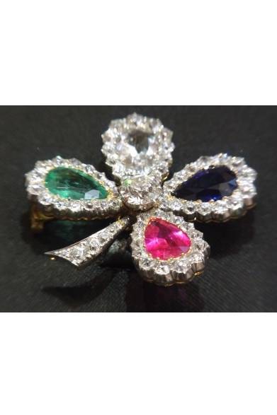 <strong>La Biennale Paris｜パリ・ビエンナーレ 2014</strong><br /><br />CARTIER｜カルティエ<br /><br />ダイヤに色石をはめたクローバーのブローチ