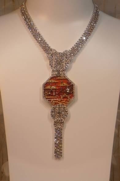 <strong>La Biennale Paris｜パリ・ビエンナーレ 2014</strong><br /><br />CHANEL｜シャネル<br /><br />秋の上海をイメージしたネックレス