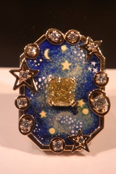 <strong>La Biennale Paris｜パリ・ビエンナーレ 2014</strong><br /><br />CHANEL｜シャネル<br /><br />シャネルのアイコン、コメット（星）を散りばめたリング