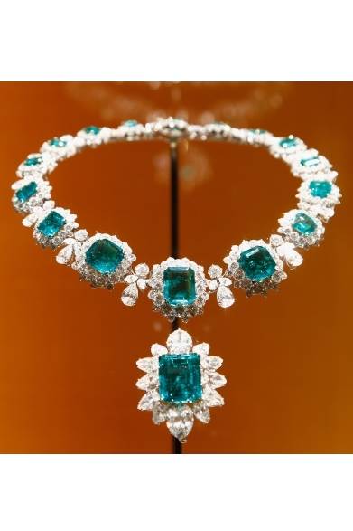 <strong>La Biennale Paris｜パリ・ビエンナーレ 2014</strong><br /><br />BVLGARI｜ブルガリ<br /><br />1964年、結婚プレゼントとしてリチャード・バートンがエリザベス・テーラーに贈ったネックレス
