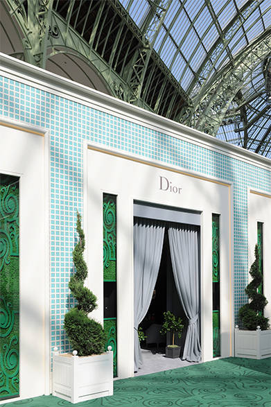 <strong>La Biennale Paris｜パリ・ビエンナーレ 2014</strong><br /><br />Dior｜ディオール<br /><br />ディオールのエントランス