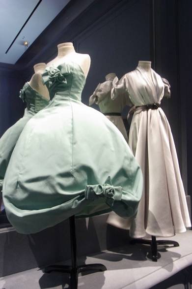 <strong>La Biennale Paris｜パリ・ビエンナーレ 2014</strong><br /><br />Dior｜ディオール<br /><br />50年代クチュールドレスのミニチュア（高さ30㎝）
