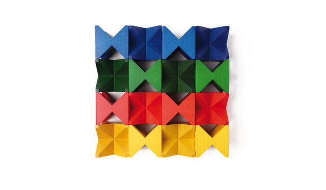 クルト・ネフ《ネフスピール》 ネフ（オリジナル制作1958）　©Naef Spiele AG