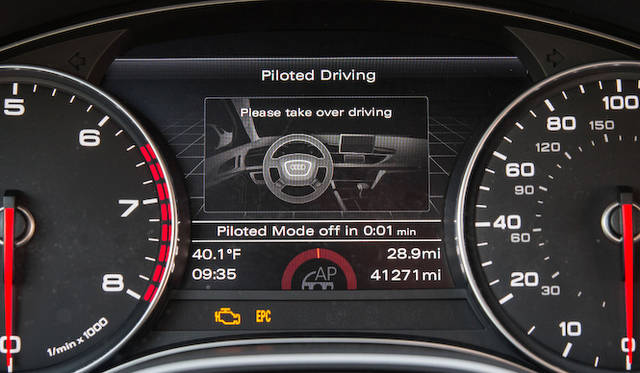 都市部など交通量や歩行者などが多い場面で自動運転システムの限界に達したと判断した場合は、「ジャック」がみずから安全確保のためにフロントウィンドウのLEDやドライバーインフォメーション ディスプレイのシグナル、そして音声による警告音でドライバーが運転するように促す