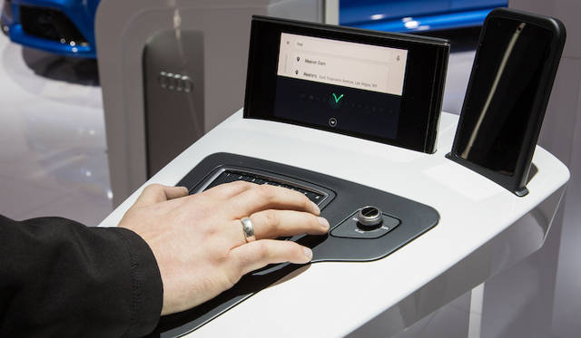 大型タッチパッドでシンプルな操作系統となったアウディの第二世代MIBは新型Q7から搭載される