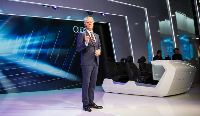 新型Q7のインテリア シミュレーター