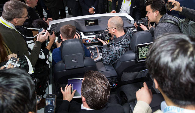 新型Q7のインテリア シミュレーター