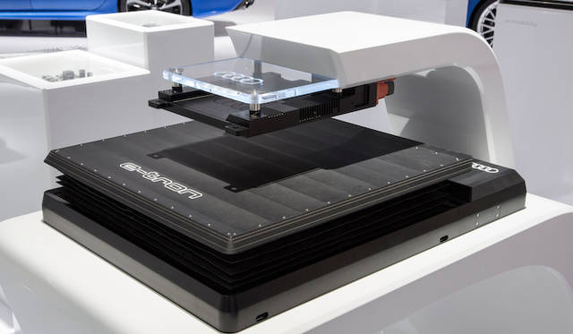 スマートフォンの車載向けワイヤレス充電