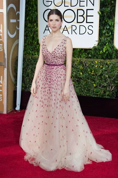 Anna Kendrick｜アナ・ケンドリック<br /><br />ドレス：モニーク・ルイリエ