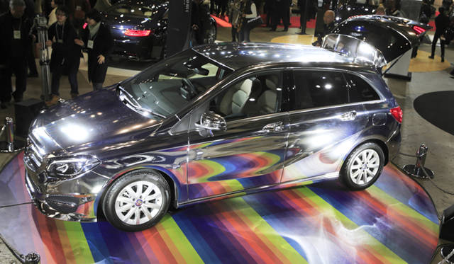 Mercedes-Benz B-Class｜メルセデス・ベンツBクラス<br>昨年のパリサロンでフェイスリフトを受けたBクラスが日本にも導入された。エクステリアはよりスポーティさを強調したものとなり、インフォテイメントシステム「COMANDOシステム」もアップデート。またMPVとしての積載性など使いやすさも向上が図られた