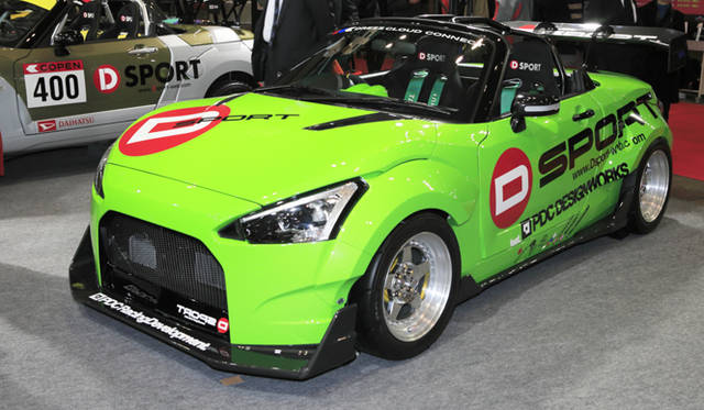 DAIHATSU COPEN XPLAY D SPORT 2｜ダイハツ コペン エクスプレイ Dスポーツ2<br>ダイハツは、「DRESS-FORMATION EXPERIENCE」をテーマに、着せ替え可能なボディを採用する新型コペンを使った魅力的なカスタムモデルの提案を行った。写真は、Dスポーツのサーキット仕様のコンセプト
