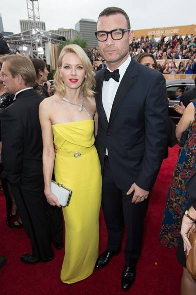 （左より）Naomi Watts & Liev Schreiber｜ナオミ・ワッツ＆リーヴ・シュレイバー<br /><br />ドレス：グッチ<br />ネックレス：ブルガリ