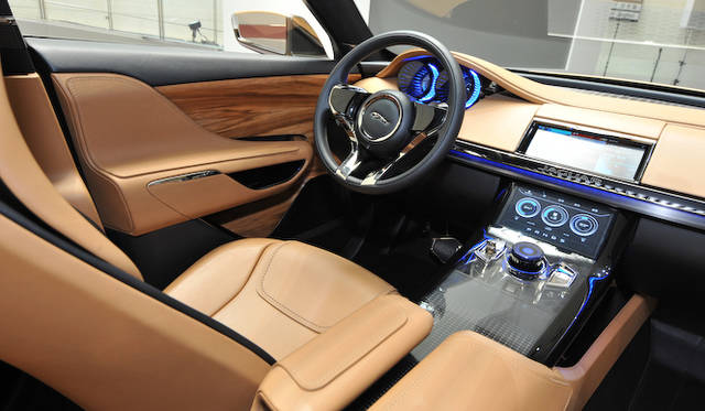 C-X17コンセプトは日本でも公開された