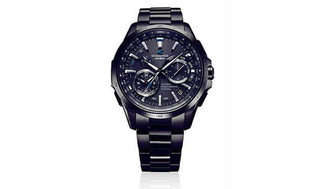 ブラックのモデルは、どちらもとブレスレットにDLCコーティングが施されている。<br /><br /> <strong>オシアナス OCW-G1000B-1A2JF</strong><br /> ケース｜チタン（DLC処理）<br /> 直径｜46.1mm<br /> 厚さ｜14.7mm<br /> 防水｜10気圧防水<br /> 機能｜GPS電波（時刻自動受信。位置は手動受信）、標準電波（自動受信、最大6回/日。中国のみ5回/日）、40タイムゾーン、UTC時刻表示、二都市同時表示。ストップウオッチ（1/20秒計測、24分計）、針位置自動補正機能、日付・曜日表示、フルオートカレンダー、バッテリー充電警告機能、ソーラー充電（タフソーラー）。<br /> ブレス｜チタン（DLC処理）<br /> 重さ｜106g<br /> 価格｜24万8400円<br /><br />  カシオ計算機 お客様相談室<br /> Tel. 03-5334-4869<br /> http://oceanus.casio.jp