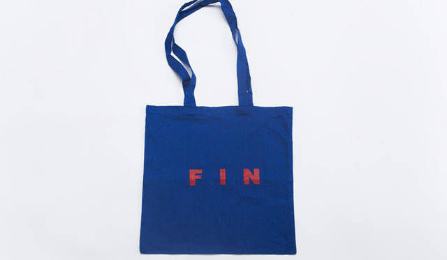 期間中商品購入者に先着で限定トートバッグをプレゼント