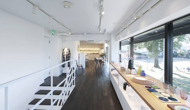 「MARGARET HOWELL SHOP&CAFE 吉祥寺」2階