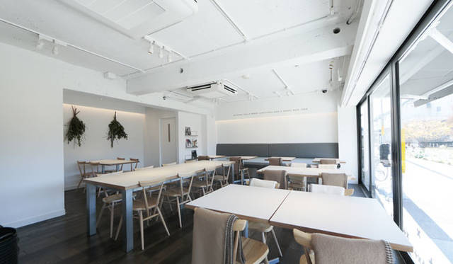 「MARGARET HOWELL SHOP&CAFE 吉祥寺」1階