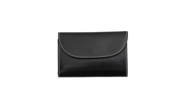 銀座店限定の三つ折りタイプのウォレット 3万7800円