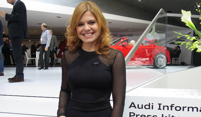 アウディは黒のワンピースにブロンド率高し