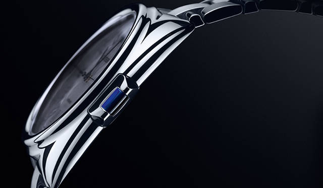 <strong>クレ ドゥ カルティエ</strong></br> 直径｜40mm</br> ムーブメント｜自動巻き（Cal.1847 MC）</br> 機能｜日付表示</br> 発売時期｜4月予定</br>  カルティエ カスタマー サービスセンター</br> 0120-301-757</br> http://www.cartier.jp