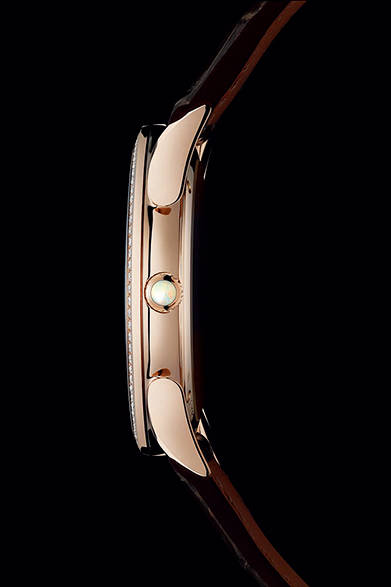 <strong>トンダ 1950 スケルトン</strong><br/>ケース｜18KRG、ダイヤモンド<br/>直径｜39mm<br/>厚さ｜8.4mm<br/>ムーブメント｜自動巻き（Cal.PF705）<br/>ストラップ｜アリゲーター<br/>防水性｜30ｍ<br/>発売時期｜2015年春予定<br/>税込予価｜573万7500円<br/><br/>パルミジャーニ・フルリエ・ディストリビューション・ジャパン<br/>Tel.03-5413-5745<br/>http://www.parmigiani.ch/<br/>