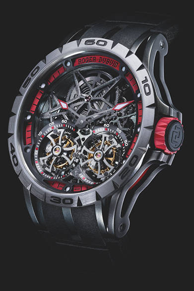 トゥールビヨンでも難しいフライングトゥールビヨンを２重に搭載しながら、徹底的にスケルトン化。</br></br><strong>エクスカリバー スパイダー</br>ダブルフライングトゥールビヨン スケルトン</strong></br>ケース｜チタン＋ブラックDLC加工チタン＋レッドアルミニウム</br>直径｜47mm</br>厚さ｜14.95mm</br>ムーブメント｜手巻き（Cal.RD01SQ）</br>機能｜フライングトゥールビヨン（２つのキャリッジを連動）</br>ストラップ｜ラバー</br>防水性｜50ｍ</br>限定数｜世界188本</br>発売時期｜今冬予定</br>税抜予価｜3360万円</br></br>ロジェ・デュブイ</br>Tel. 03-3288-6640</br>http://www.rogerdubuis.com/<br/>