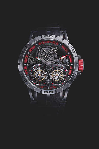 <strong>エクスカリバー スパイダー</br>ダブルフライングトゥールビヨン スケルトン</strong></br>ケース｜チタン＋ブラックDLC加工チタン＋レッドアルミニウム</br>直径｜47mm</br>厚さ｜14.95mm</br>ムーブメント｜手巻き（Cal.RD01SQ）</br>機能｜フライングトゥールビヨン（２つのキャリッジを連動）</br>ストラップ｜ラバー</br>防水性｜50ｍ</br>限定数｜世界188本</br>発売時期｜今冬予定</br>税抜予価｜3360万円</br></br>ロジェ・デュブイ</br>Tel. 03-3288-6640</br>http://www.rogerdubuis.com/<br/>