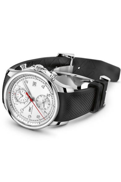 <strong>ポルトギーゼ・オートマティック</strong></br>ケース｜ステンレススチール</br>直径｜42.3mm</br>厚さ｜14.5mm</br>ムーブメント｜自動巻き（Cal.52010）</br>機能｜日付表示、パワーリザーブ表示</br>ストラップ｜アリゲーター</br>防水性｜３気圧</br>発売時期｜■■発売予定</br>税抜予価｜■■万■■円</br></br>IWC</br>Tel.0120-05-1868</br>http://www.iwc.com/ja</br>