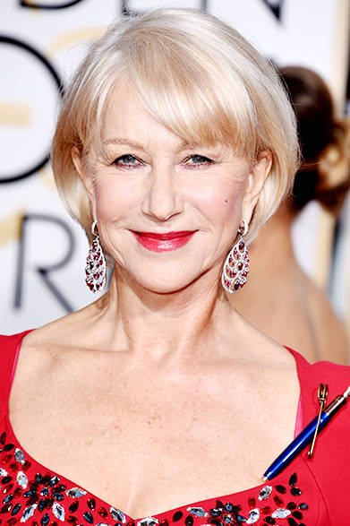 <strong>Helen Mirren｜ヘレン・ミレン</strong><br><br>『マダム・マロリーと魔法のスパイス』でミュージカル・コメディ部門の主演女優賞にノミネートされていたヘレン・ミレン。ルビーのイヤリングが白い肌によく映える。<br><br>©Chopard