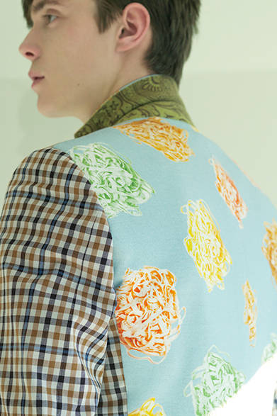 <strong>ETRO｜エトロ</strong><br><br>ジャケット27万円、パンツ9万6120円、トップス8万2080円（エトロ／阪急メンズ大阪3階、阪急メンズ東京3階）