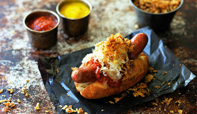 看板メニューの「GORILLA DOG」（650円）