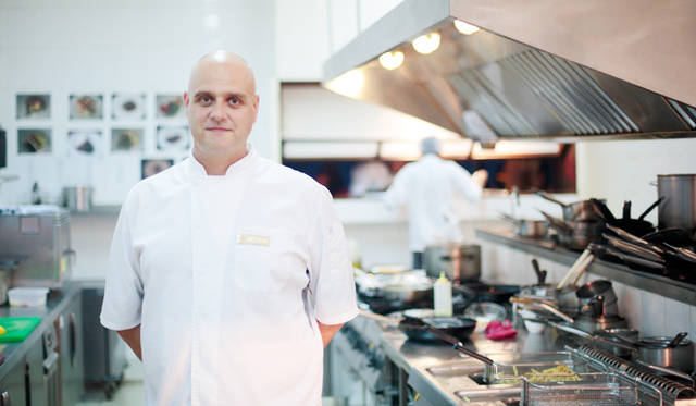 総料理長のダニエル・ジョンソンさん