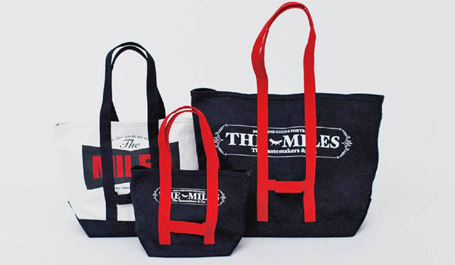 1～3泊まで対応できる3サイズ展開。トートバッグ (大)3780円、トートバッグ (中)3240円、トートバッグ (小)2700円（The MILES）