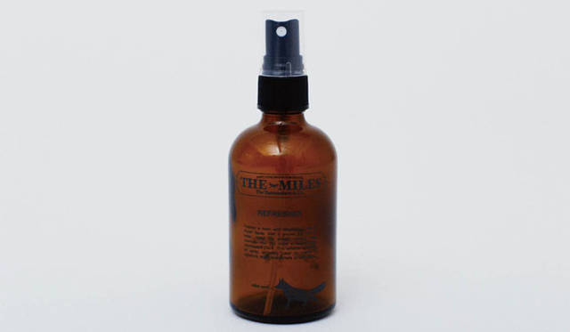ラベンダー＆ガーデニア、グレープフルーツ＆マグノリア、ベルガモット＆ティーのメンズライクな3種類の香りをラインナップ。ルームスプレー1512円（The MILES）