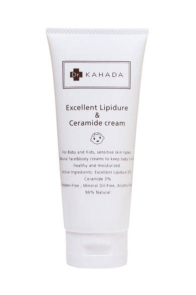 新処方リピジュア®5％、新処方セミド（SK-influx）3％（いずれも肌のうるおい成分）を配合したボディ＆フェイスクリーム。顔や身体など全身をしっかり保湿し、肌トラブルのないすこやかな肌へと整える。メイクがよれにくく下地としても使用可。肌のバリア機能を高め、アトピーなどの敏感肌の方のためのシンプル処方。皮膚科医によるアレルギーテスト済み。アルコール、パラベン、鉱物油無添加。植物由来原料96％配合。フェイス＆ボディクリーム「カハダ　EXLクリーム」4860円（100g）