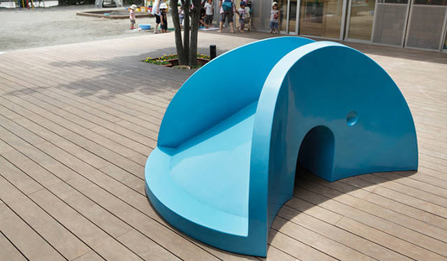 五十嵐久枝さんが手がけた、ソフト遊具「ソフトドームスライダー」 Photo/Nacasa&Partners Inc.