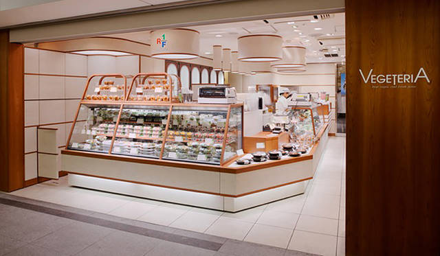 五十嵐久枝さんが手がけた東京・丸の内「グランスタ」内の「RF1」