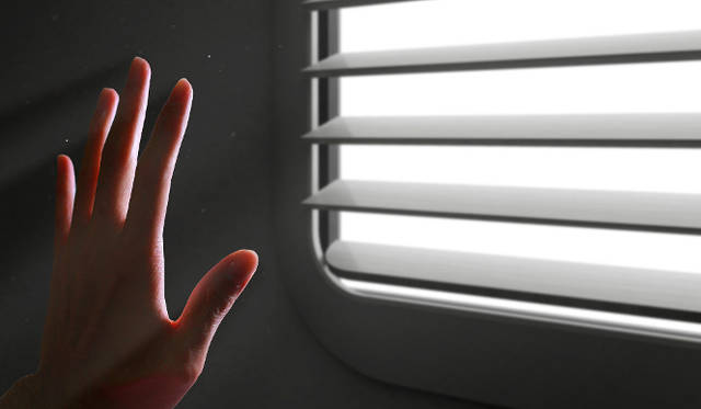 作品名｜Here Comes the Sun、受賞者｜Department of Product Design, Shu-Te University、作品概要｜太陽の光とあたたかさを提供する窓型のヒーター