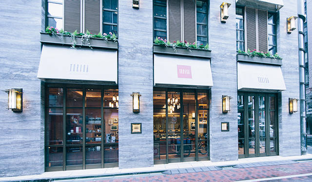 地下には、コーヒーの生豆を最高の状態で保存するための倉庫も完備