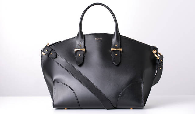 ミディアムサイズのハンドバッグ [W46 × H31 × D14 cm] 26万6760円