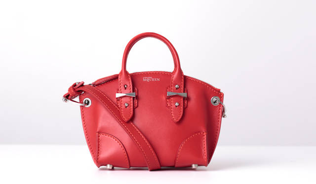 ミニサイズのハンドバッグ [W23 × H14 × D8 cm] 19万9800円