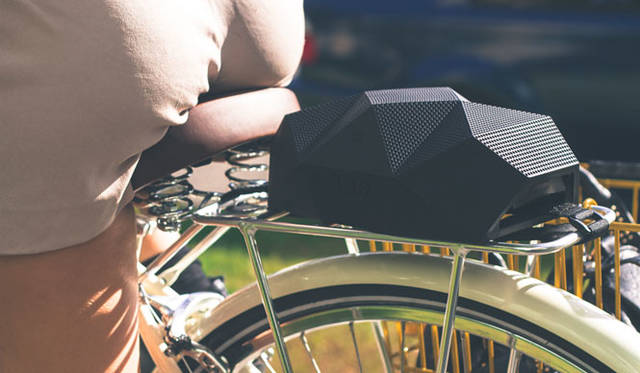 「Big Turtle Shell」（ブラック、グレー）3万5640円