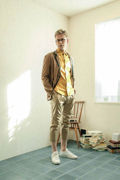 ジャケット 4万2120円、シャツ 2万3760円、パンツ 2万5920円