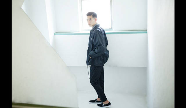 コーチジャケット2万520円、シャツ2万952円、パンツ2万6136円